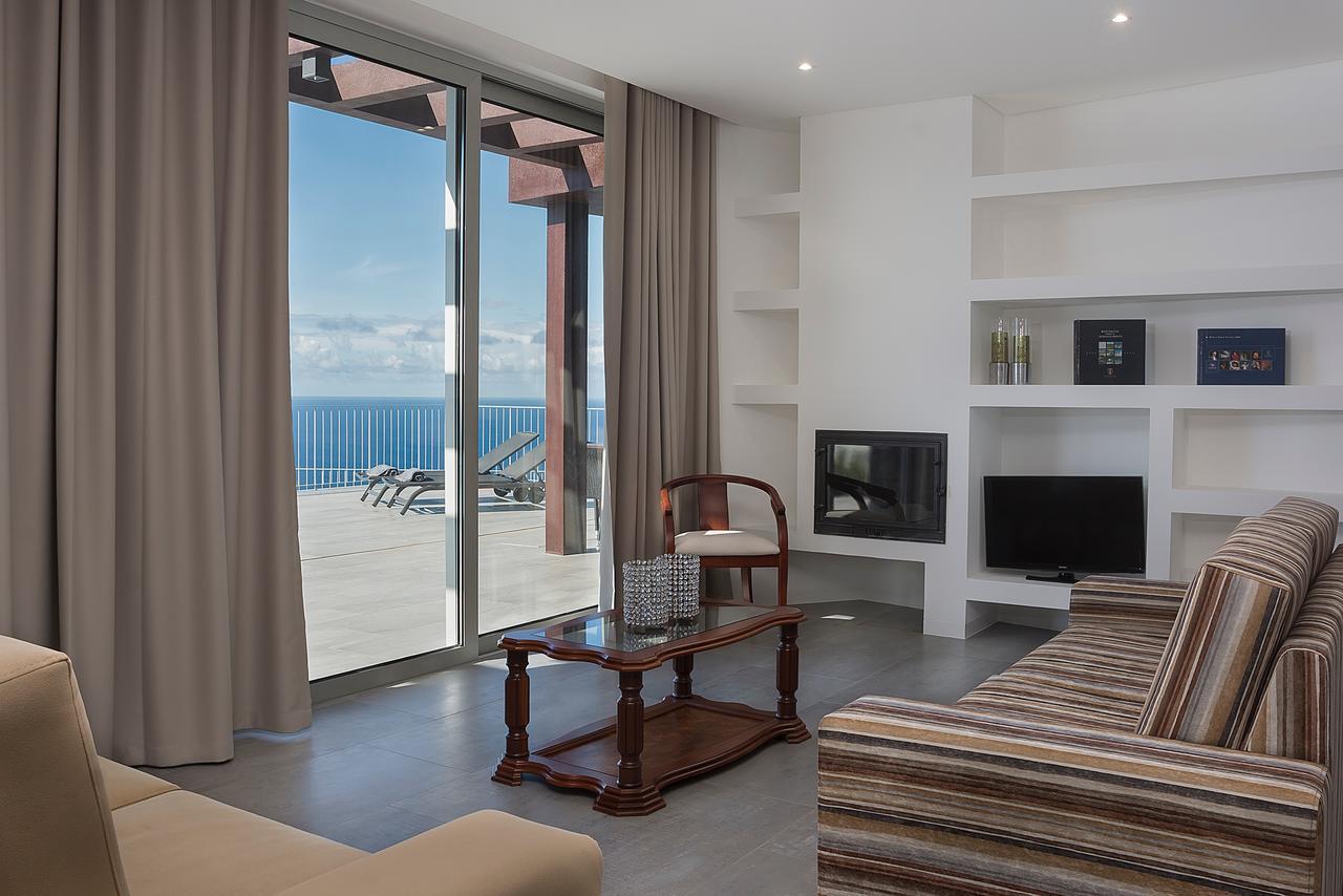 Ourmadeira - Cliffscape, Panoramic Seaviews Villa Estreito Da Calheta Bagian luar foto
